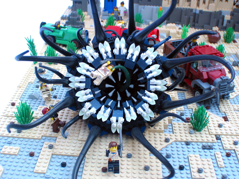Illustration for article titled These Cthulhu LEGO sets will drive you insane with little plastic bricks